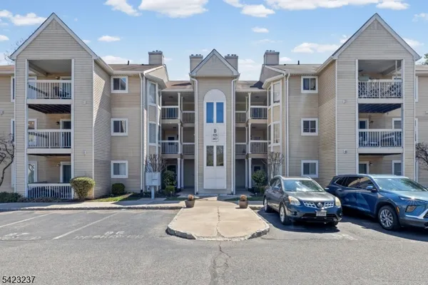 $275 | 341 Silvia Street, Ewing, NJ 08628