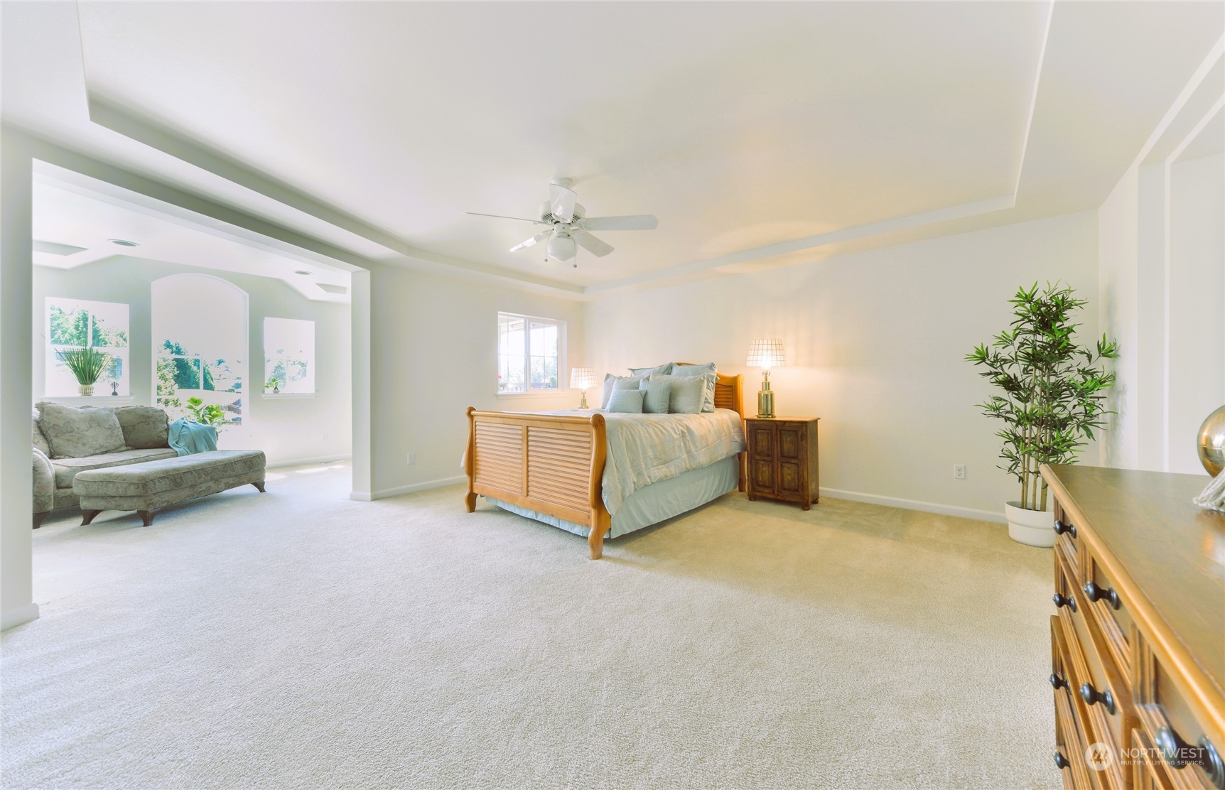 16520 Southeast 165th Way Renton, WA 98058 - Photo 21 of 35 a view of a livingroom with furniture and a potted plant