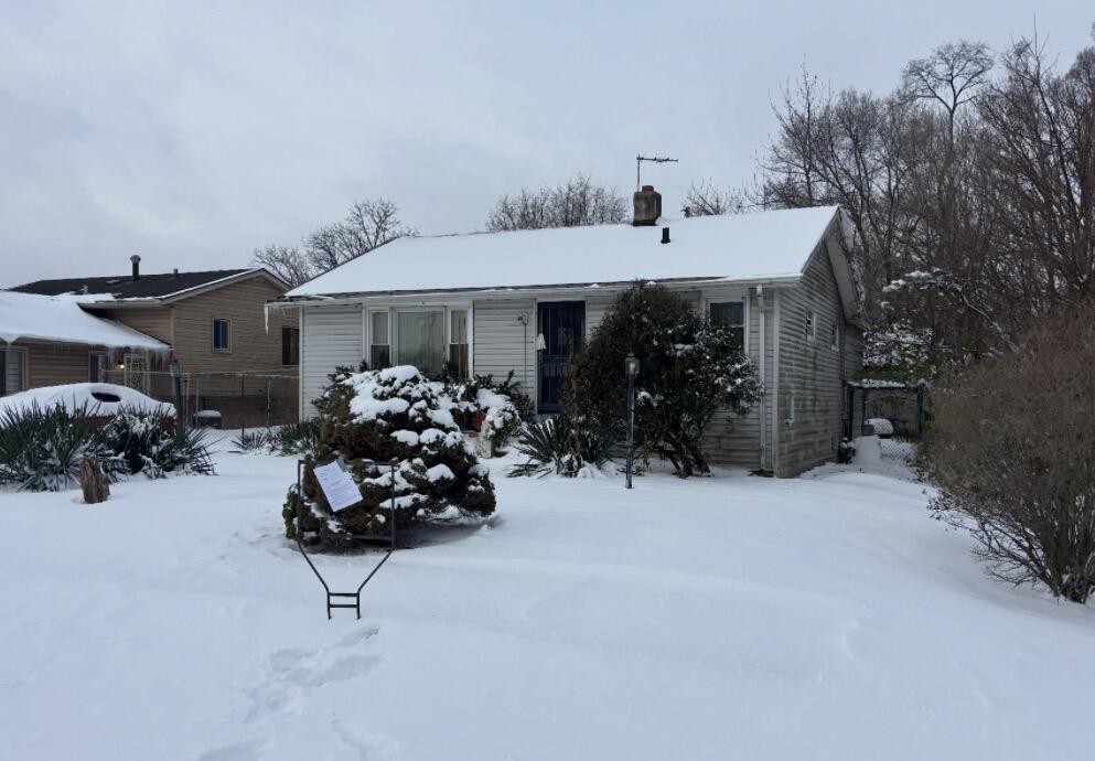 1168 Hovey Street Gary, IN 46406 - Photo 1 of 1 993x690