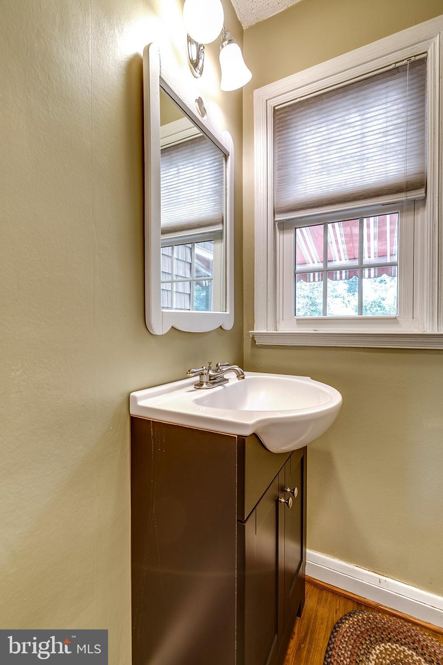 617 Overbrook Road Baltimore, MD 21212 - Photo 8 of 55 Powder Room on Main