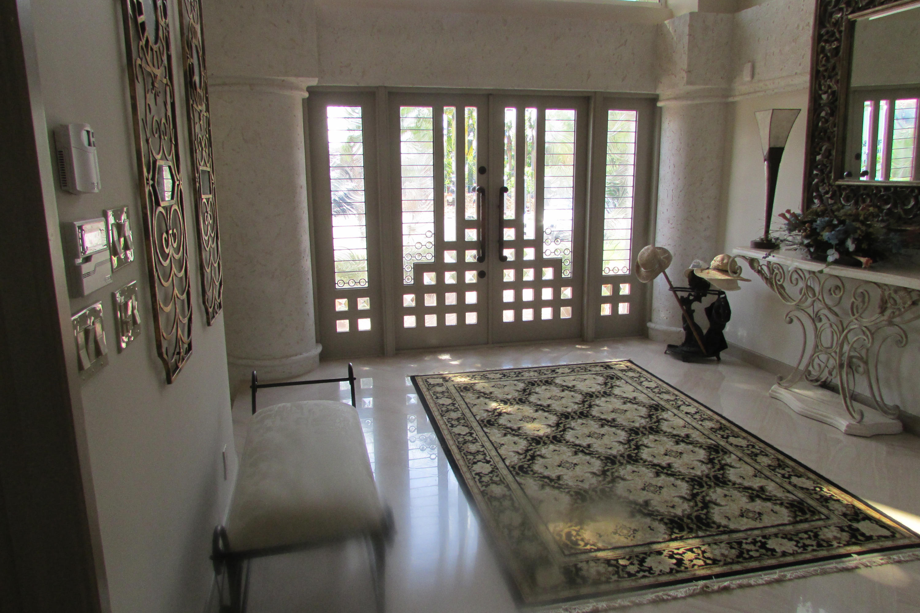 891 Northeast 78th Street Boca Raton, FL 33487 - Photo 4 of 35 Foyer