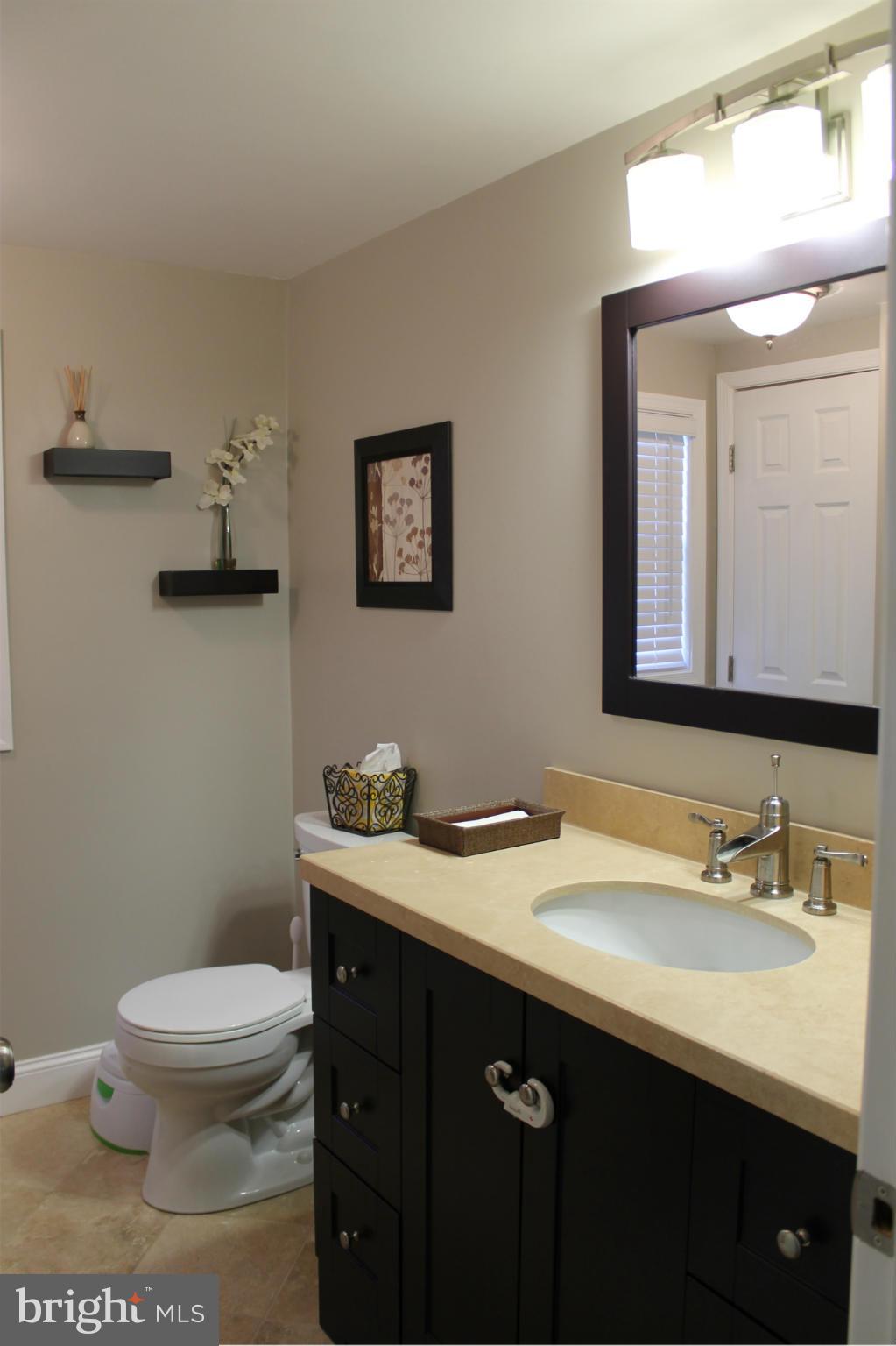 111 Circle Street Ranson, WV 25438 - Photo 16 of 29 Bath