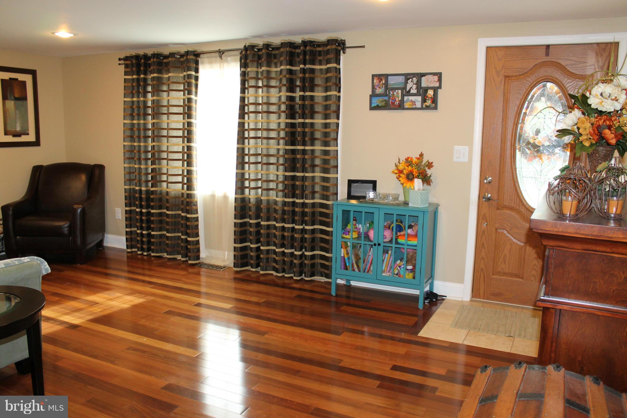 111 Circle Street Ranson, WV 25438 - Photo 4 of 29 Living Room