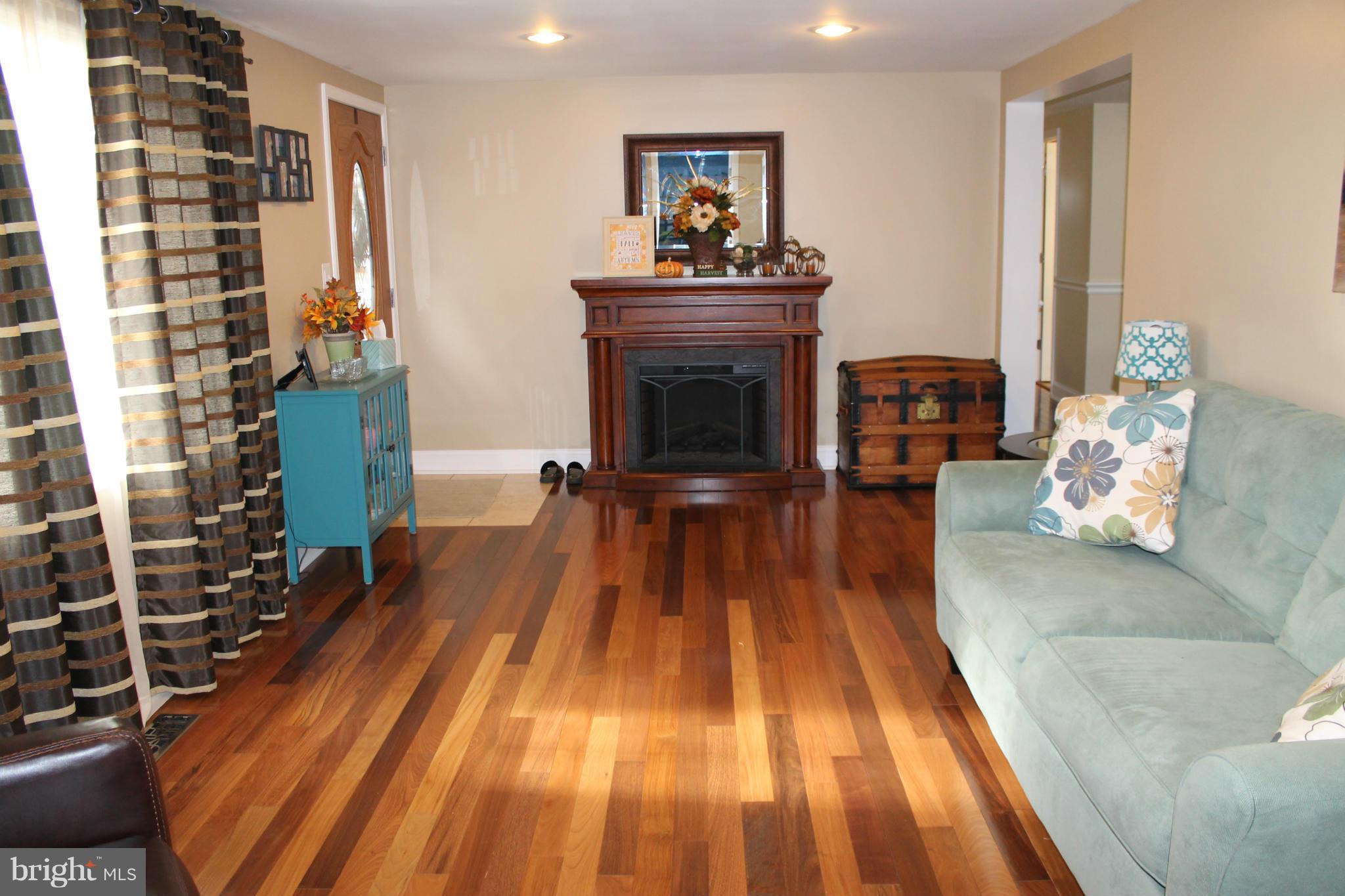 111 Circle Street Ranson, WV 25438 - Photo 5 of 29 Living Room