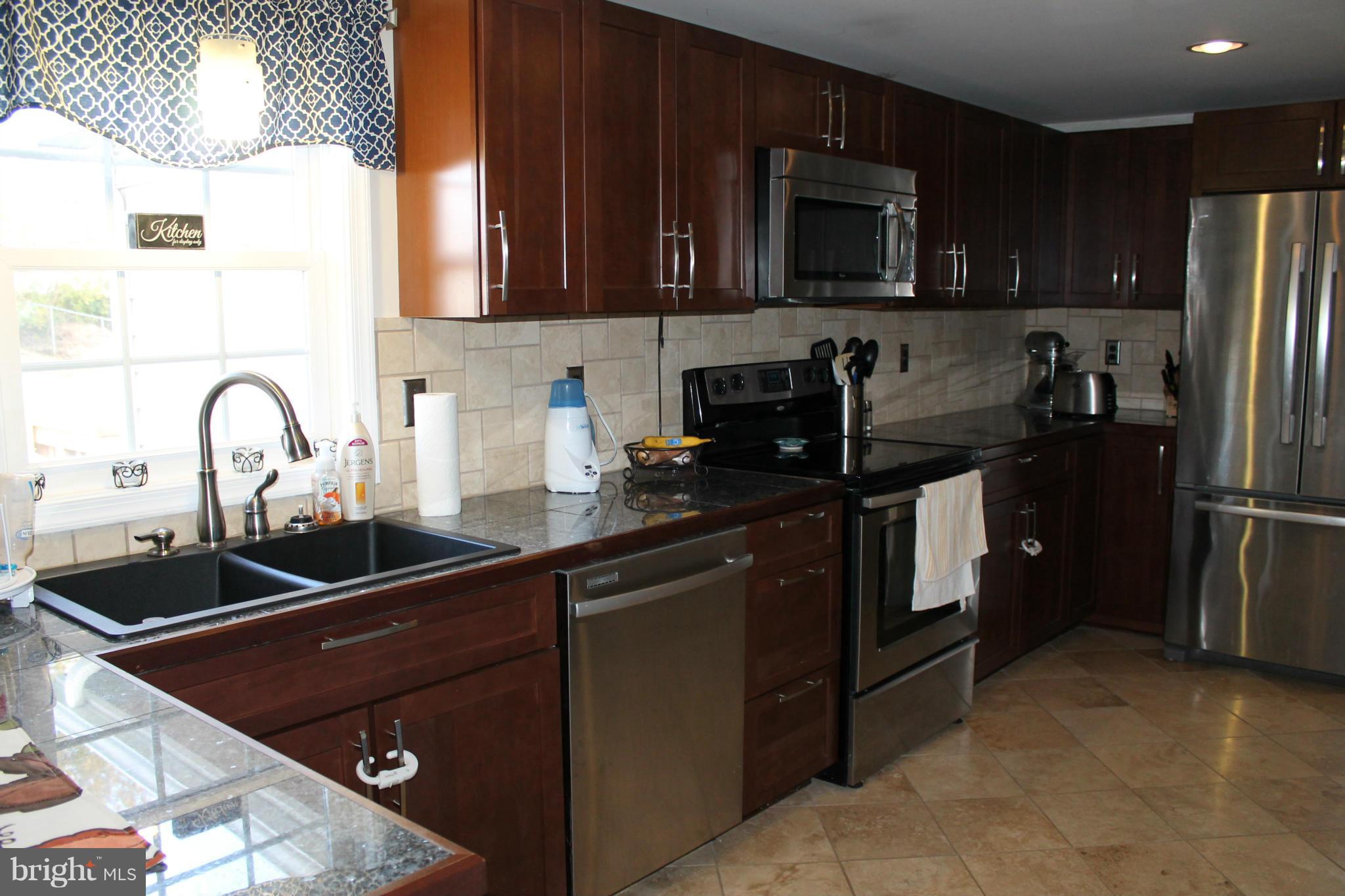 111 Circle Street Ranson, WV 25438 - Photo 9 of 29 Kitchen