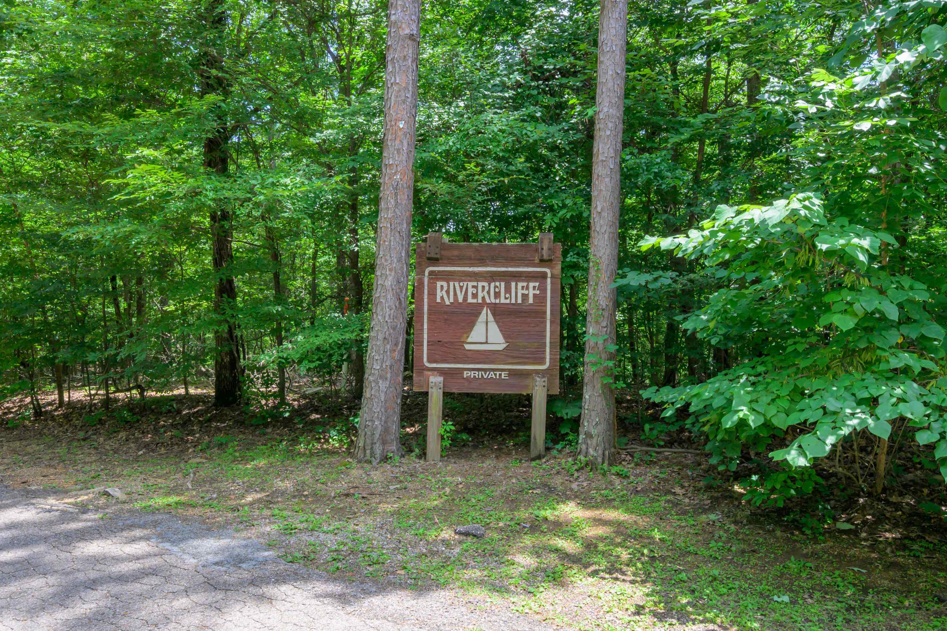 685 River Cliff Lane Counce, TN 38326 - Photo 30 of 39 a sign that is sitting in the middle of a yard