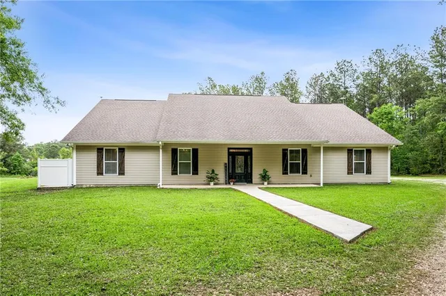 $700,000 | 20049 Fairhaven Road, Covington, LA 70435