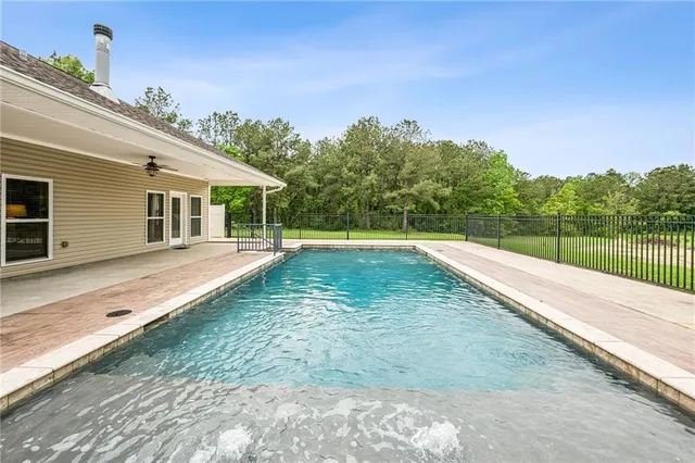 $700,000 | 20049 Fairhaven Road, Covington, LA 70435