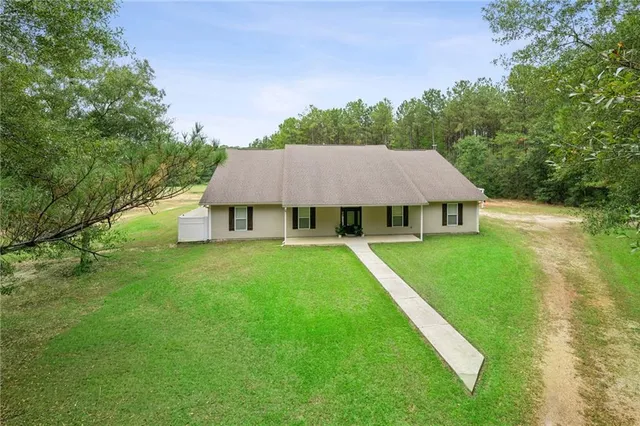 $700,000 | 20049 Fairhaven Road, Covington, LA 70435