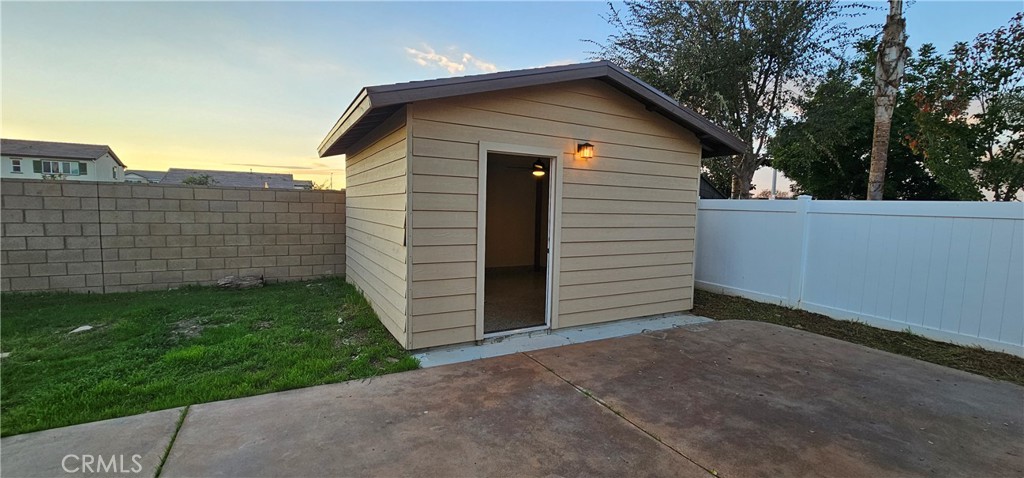 1684 Benton Way Perris, CA 92571 - Photo 17 of 21