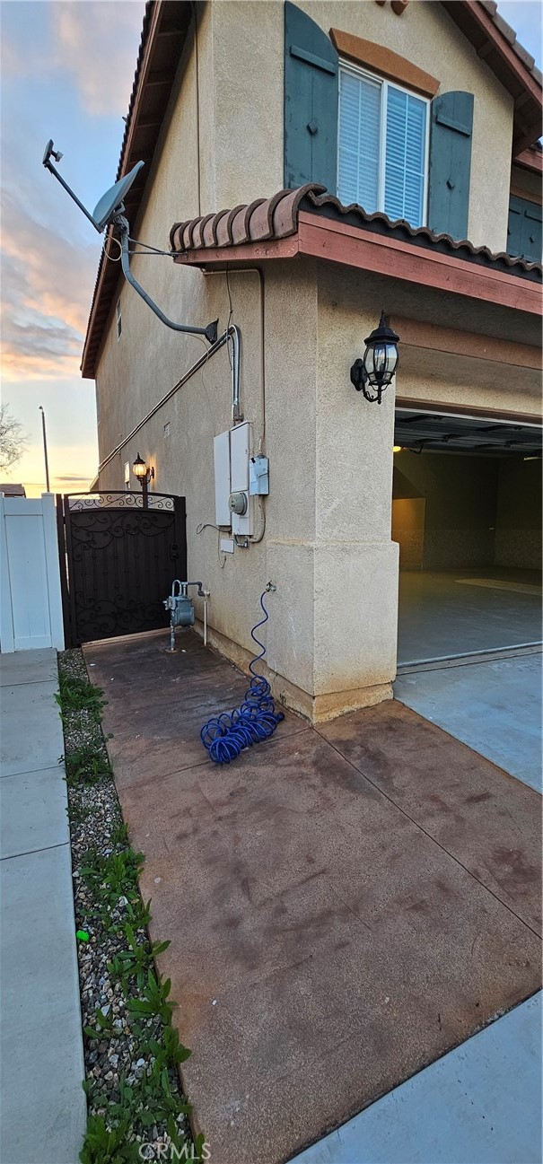 1684 Benton Way Perris, CA 92571 - Photo 3 of 21