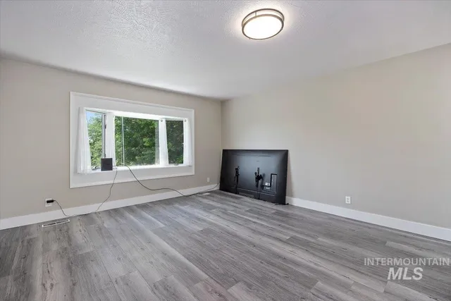 $348,000 | 616 Doris Avenue, Paul, ID 83347