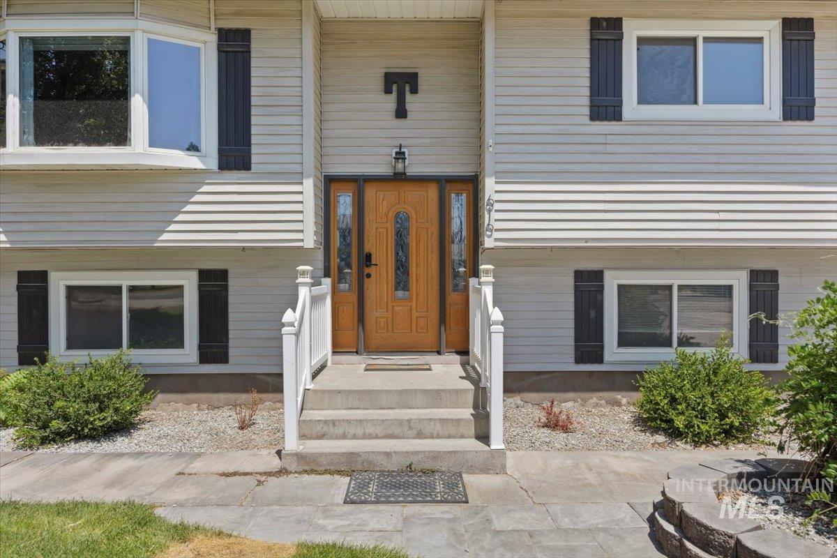 616 Doris Avenue Paul, ID 83347 - Photo 6 of 38 Entrance to property