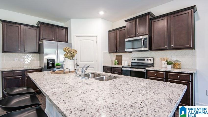847 Valley Circle Leeds, AL 35094 - Photo 3 of 15