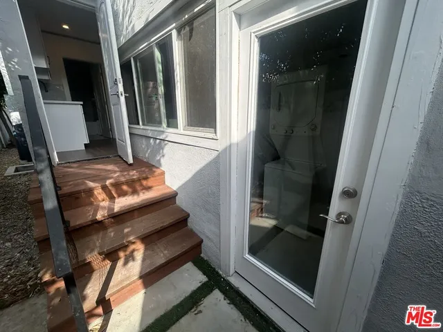 $3,800 | 6134 Fair Avenue, North Hollywood, CA 91606