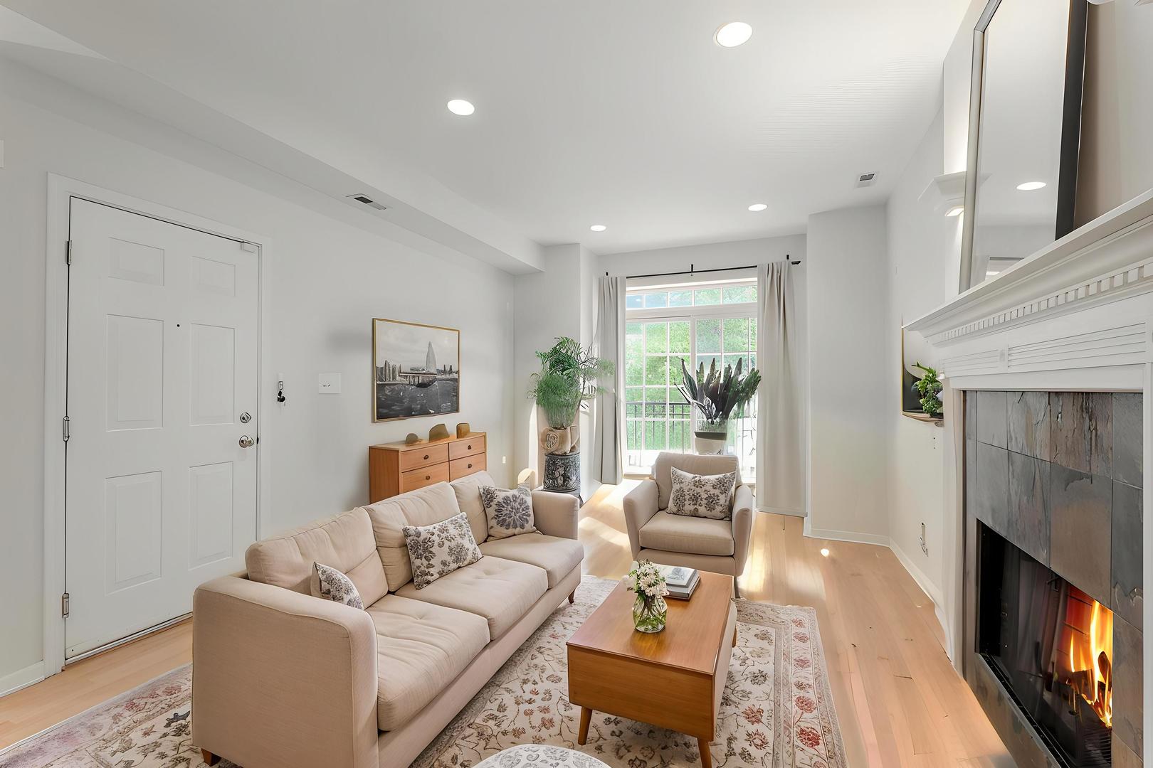 2212 West Monroe Street, Unit 2W Chicago, IL 60612 - Photo 2 of 16