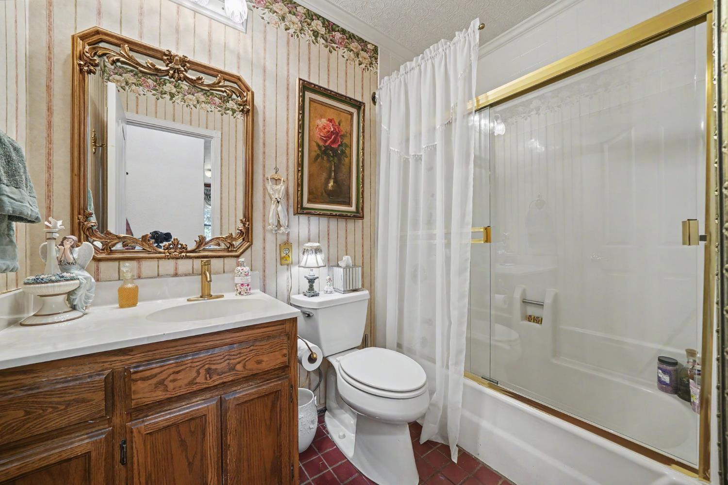 19970 Dawn Ridge Drive Jackson, CA 95642 - Photo 37 of 56 Guest Bathroom (Main Floor)