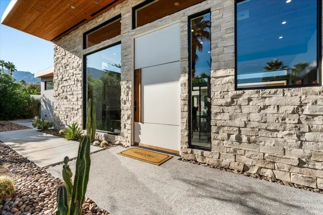 $30,000 | 524 East Miraleste Court, Palm Springs, CA 92262