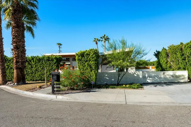$30,000 | 524 East Miraleste Court, Palm Springs, CA 92262
