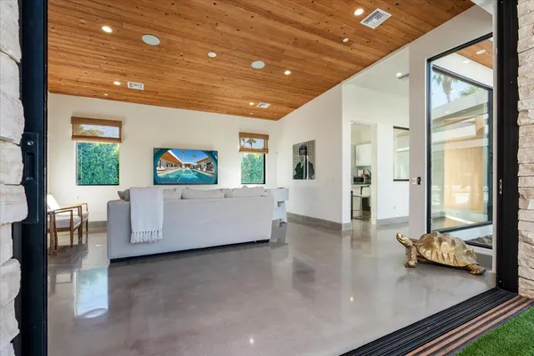 $30,000 | 524 East Miraleste Court, Palm Springs, CA 92262