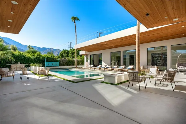 $30,000 | 524 East Miraleste Court, Palm Springs, CA 92262