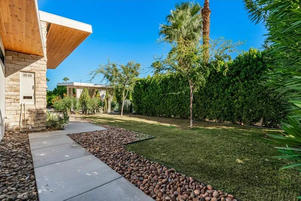$30,000 | 524 East Miraleste Court, Palm Springs, CA 92262