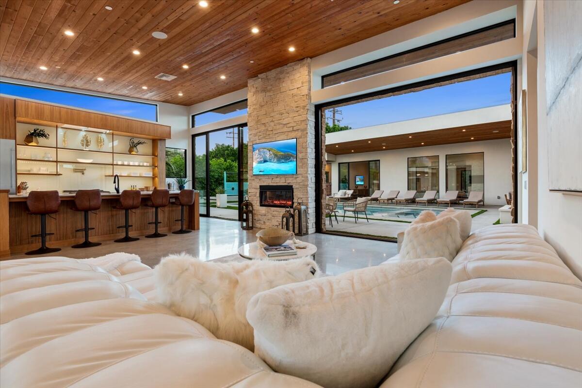 524 East Miraleste Court Palm Springs, CA 92262 - Photo 98 of 131 102-524 E Miraleste Ct -102