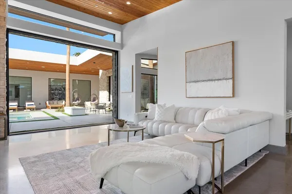 $30,000 | 524 East Miraleste Court, Palm Springs, CA 92262