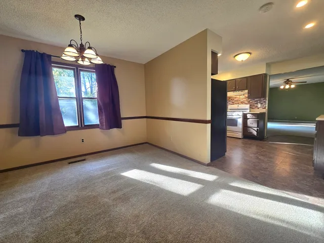 $215,000 | 420 North Fourth Street, Clifton, IL 60927