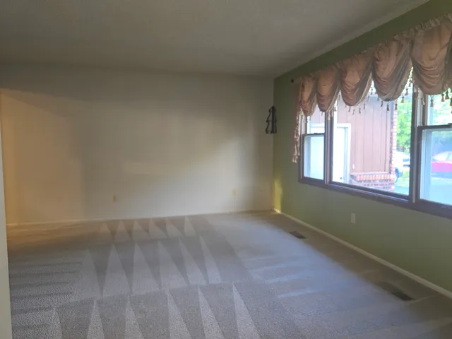 $215,000 | 420 North Fourth Street, Clifton, IL 60927