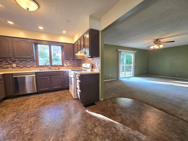 $215,000 | 420 North Fourth Street, Clifton, IL 60927