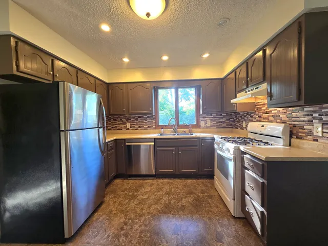 $215,000 | 420 North Fourth Street, Clifton, IL 60927