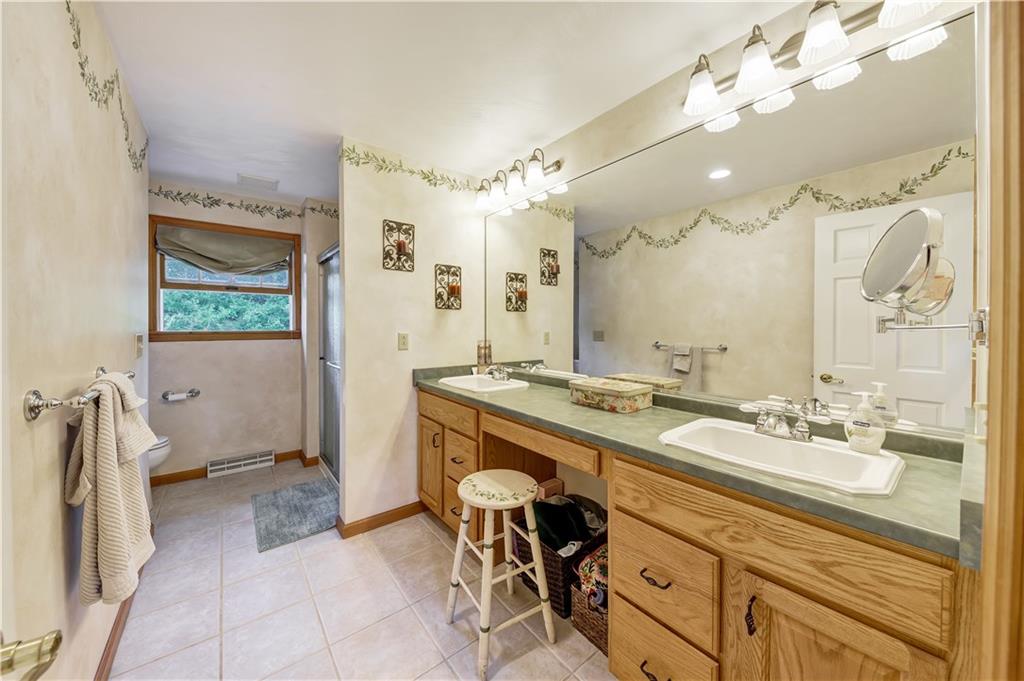 407 Large Drive Cheswick, PA 15024 - Photo 18 of 25