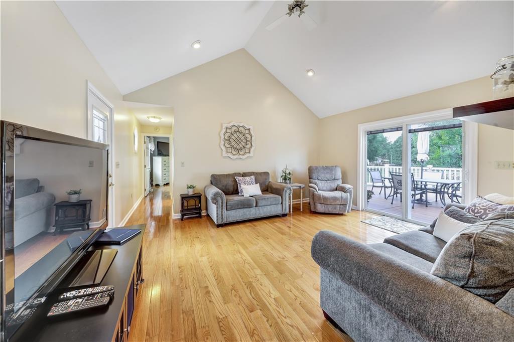 407 Large Drive Cheswick, PA 15024 - Photo 5 of 25