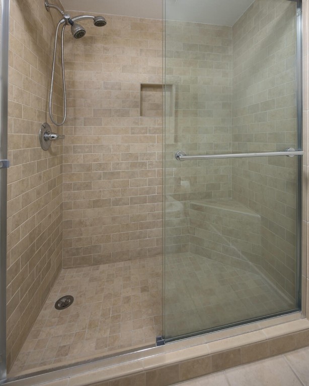 22097 Saints John Road, Unit 2526 Keystone, CO 80435 - Photo 22 of 42 a bathroom with a shower