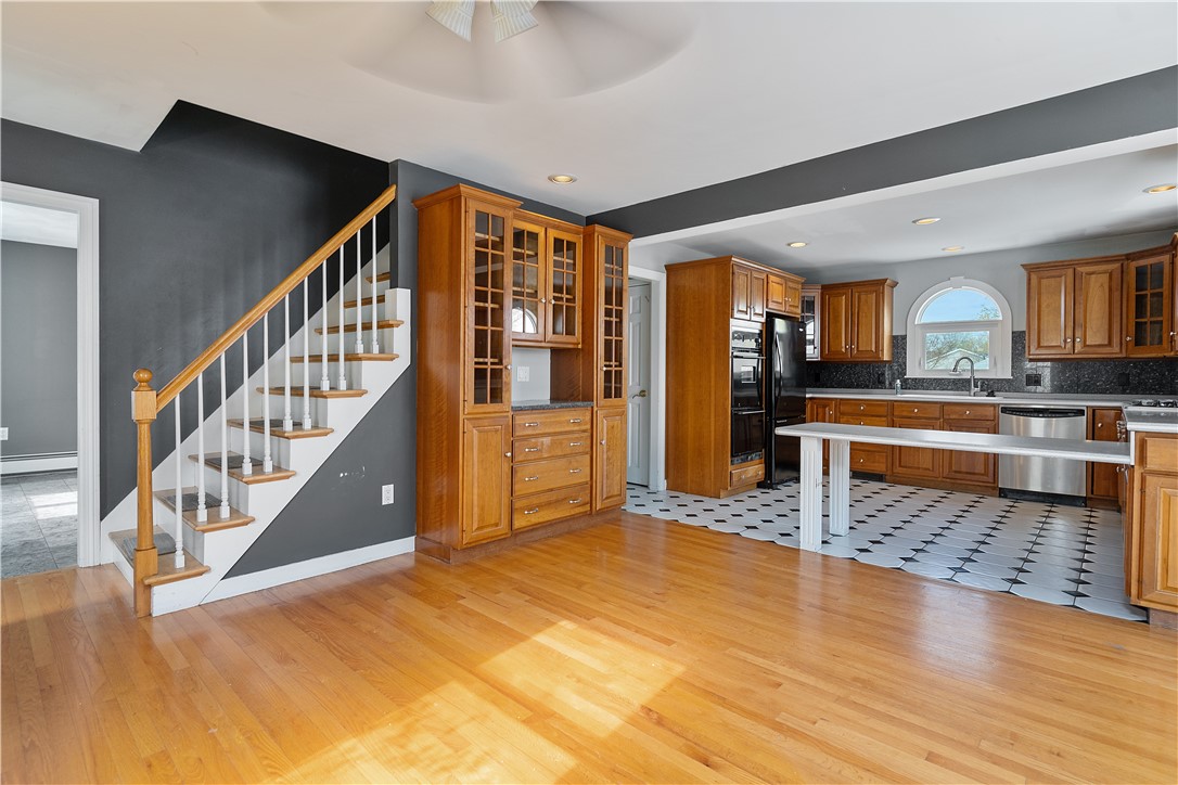 154 St Barnabe Street Woonsocket, RI 02895 - Photo 7 of 27 Gallery Image 7