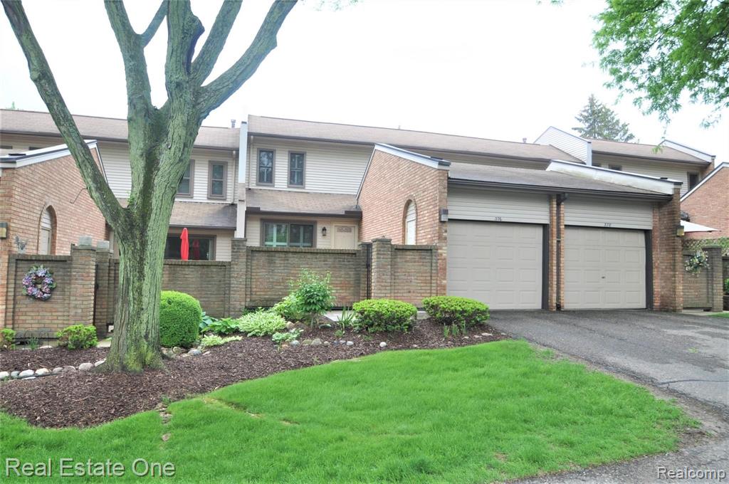 376 Willow Grove Lane, Unit 33 Rochester Hills, MI 48307 - Photo 2 of 44