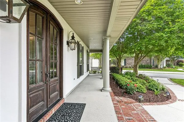 $699,000 | 214 Poinsettia Drive, Belle Chasse, LA 70037