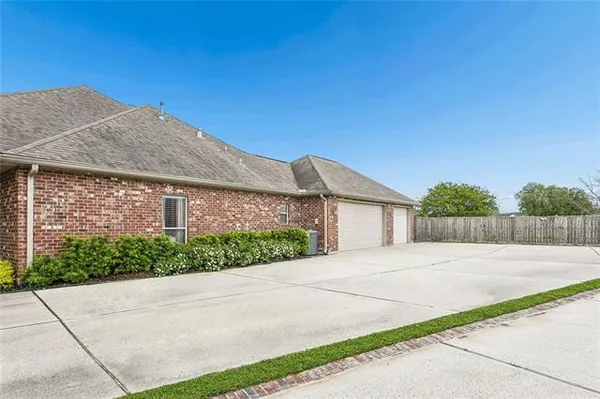 $699,000 | 214 Poinsettia Drive, Belle Chasse, LA 70037