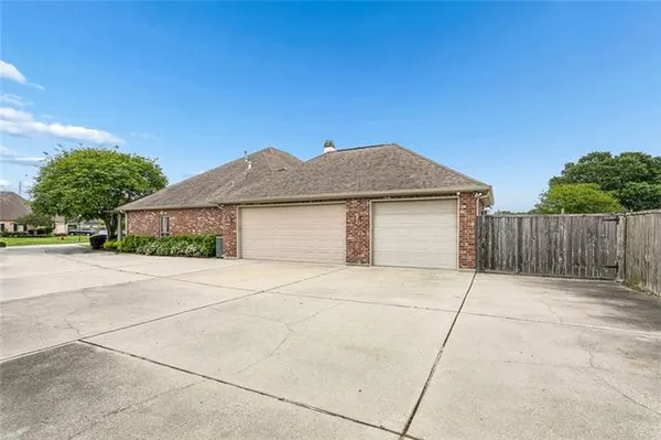 $699,000 | 214 Poinsettia Drive, Belle Chasse, LA 70037