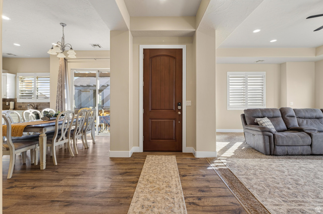 2069 North Coral Ridge Drive Washington, UT 84780 - Photo 8 of 35