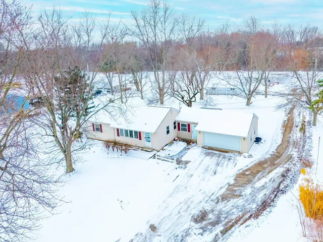 $450,000 | 10630 Marion Center Road, Fort Wayne, IN 46816