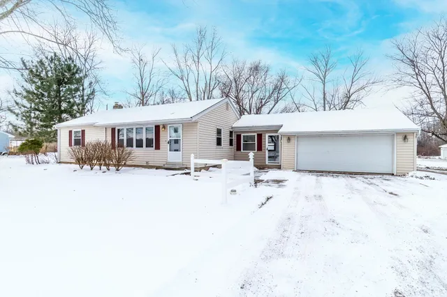 $450,000 | 10630 Marion Center Road, Fort Wayne, IN 46816