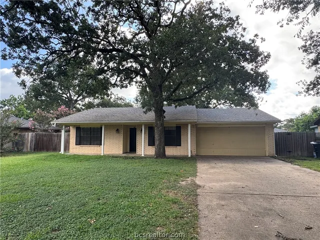 $1,700 | 2807 Jennifer Drive, College Station, TX 77845