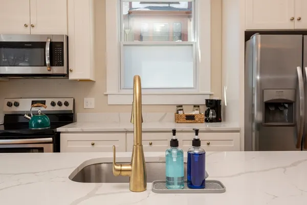 $2,800 | 23 Atlantic Street, Unit 1, Lynn, MA 01902