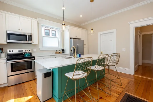 $2,900 | 23 Atlantic Street, Unit 1, Lynn, MA 01902