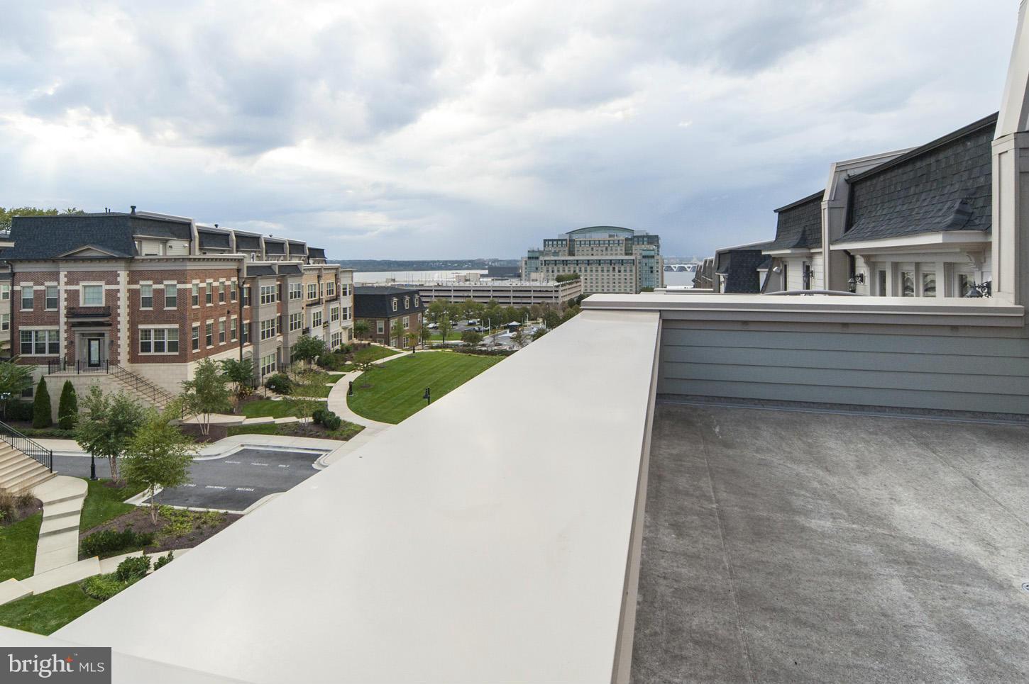 519 Rampart Way National Harbor, MD 20745 - Photo 21 of 30 Roof deck View of River