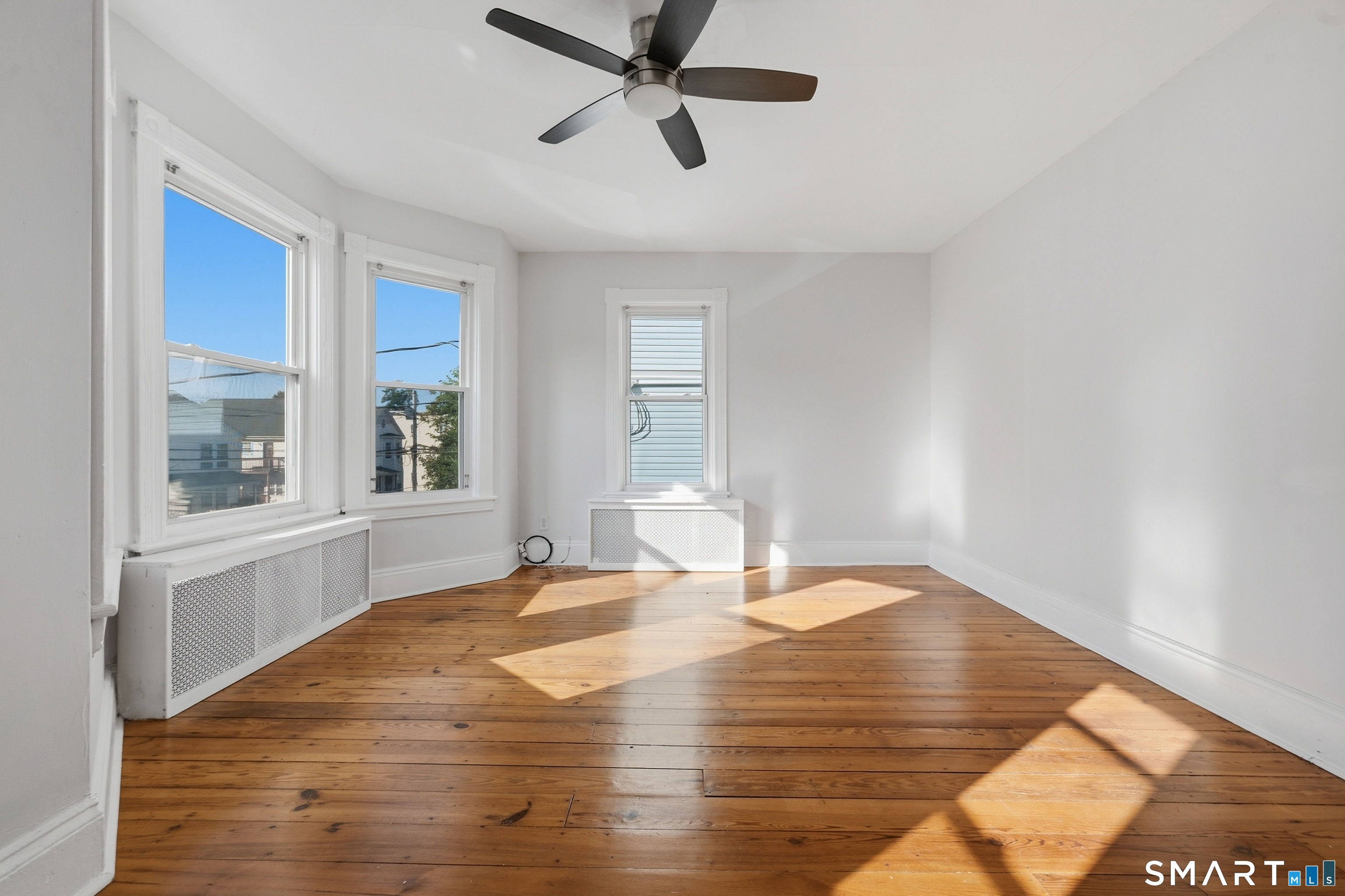 394 Gregory Street, Unit 4 Bridgeport, CT 06604 - Photo 5 of 16 Gallery Image 5