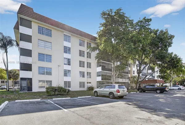 $99,950 | 4172 Inverrary Drive, Unit 503, Lauderhill, FL 33319