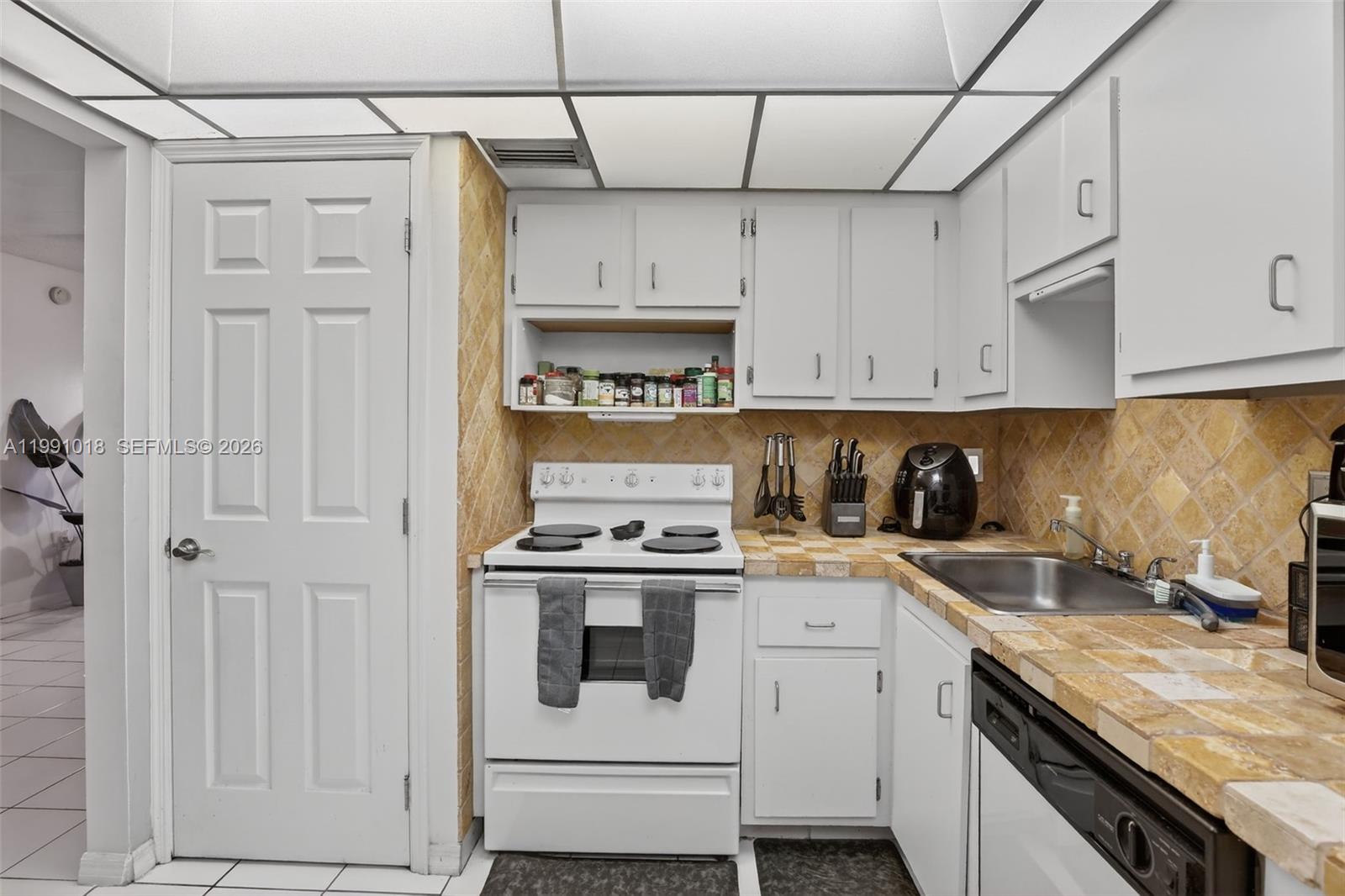 4172 Inverrary Drive, Unit 503 Lauderhill, FL 33319 - Photo 13 of 40